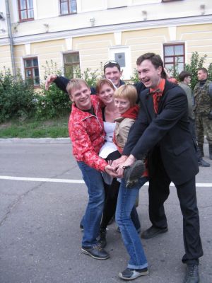 год со дня свадьбы.Счастливы вместе