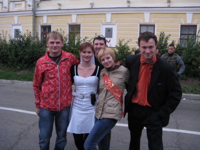 год со дня свадьбы.Счастливы вместе