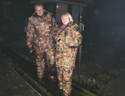 Джон (ПЭСТ), Вера (ВЕРА), в своих подарках)