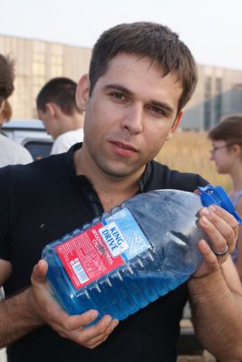 Стас, приехал поиграть спешел из Москов сначало на Метро, теперь на Фоллаут))цепанули игры)