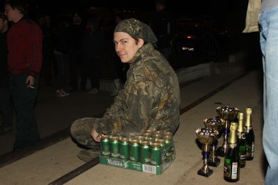 Чемпионское пиво... Я сказал чемпионское, брысь отсюда!