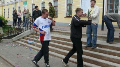 А нам пофиг, душа танцевать просит!!!!