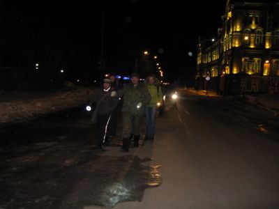 В темноте видны Фары Оргов