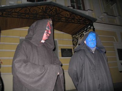 нам вещают правила игры